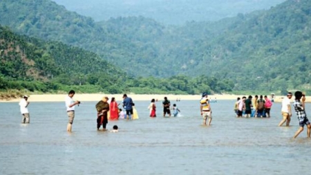 পর্যটন শিল্পে আছে ক্যারিয়ারের সুযোগ