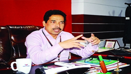 চাকরির যেমন অভাব, যোগ্য প্রার্থীরও অভাব