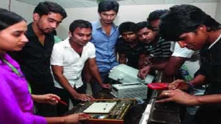 কম সময়ে চাকরি পেতে