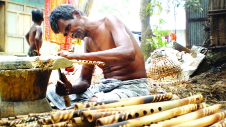 বাঁশিতে বৈদেশিক মুদ্রা