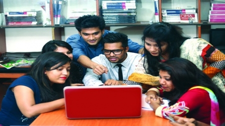 কর্মক্ষেত্রের ক্রমবর্ধমান চাহিদা