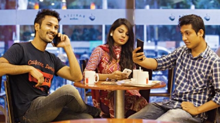 সহকর্মী কি বন্ধু..?