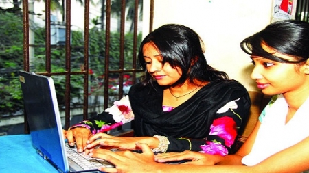 নিজেকে এগিয়ে রাখতে প্রফেশনাল কোর্স
