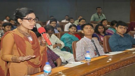 প্রধানমন্ত্রীর কার্যালয়ে তরুণ শিক্ষার্থীদের হাজারো প্রশ্ন