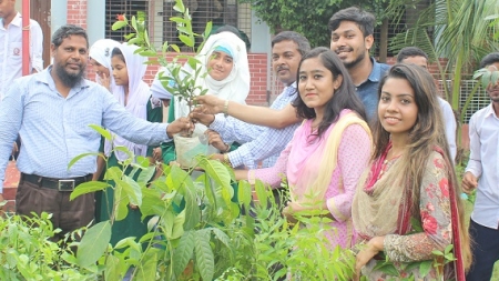 ‘গাছই জীবন তাতেই ভুবন, তাই করো সবে বৃক্ষরোপণ’